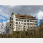 Schon von weitem sind das Vordere Schloss, das heute als Museum und kulturelles Zentrum dient, und das Schloss der Herren von Enzberg zu sehen.