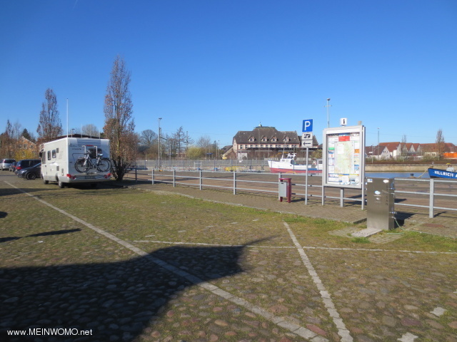 Brake / Stellplatz Binnenhafen im Mrz 2014