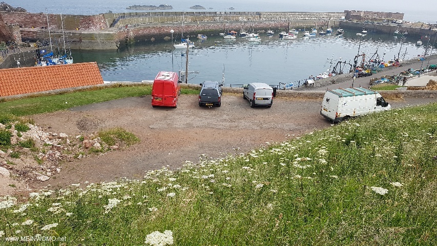  Dunbar, parkeerplaats in juni 2018.