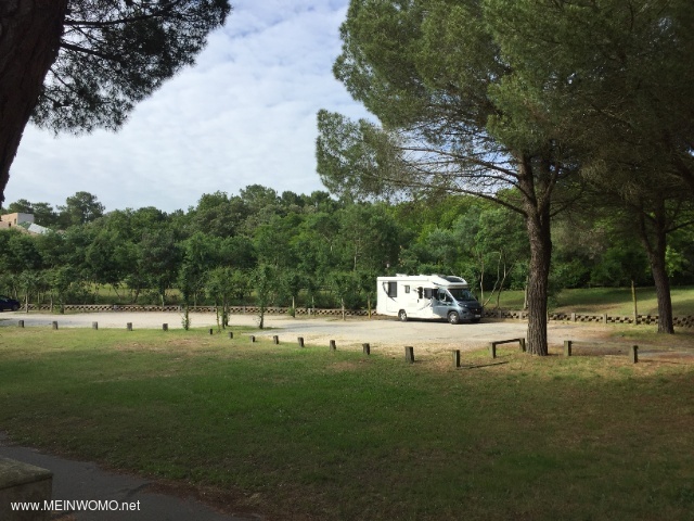 Parkplatz mit bernachtungsmglichkeit ca. 200 Meter vom Zentrum