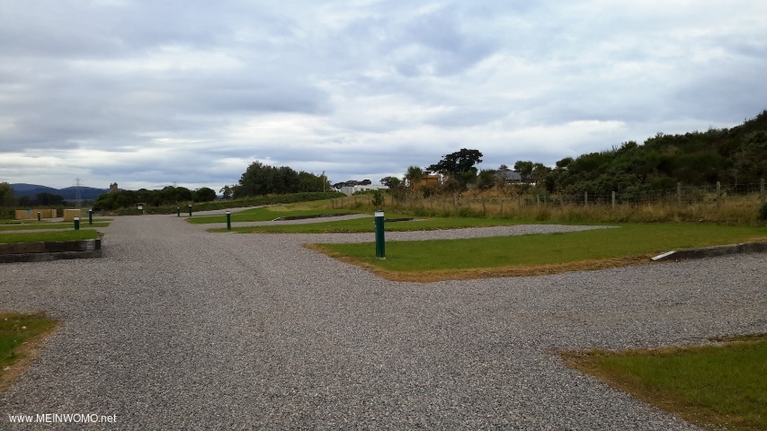  In the background on the right the driveway and left the disposal, as well as a part of the pitches ...