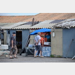 Fischverkauf bei einer kleinen Fischersiedlung nhe Gruissan , D232, 11430 Gruissan, Frankreich