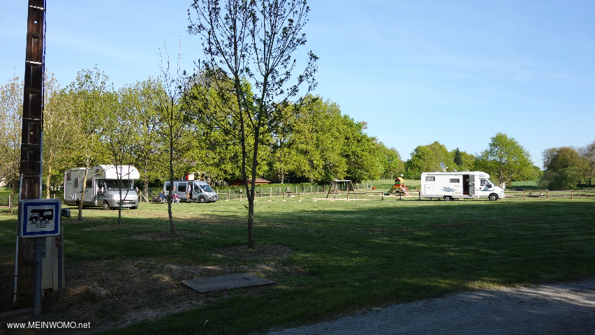  La plaza de parking desde el exterior.