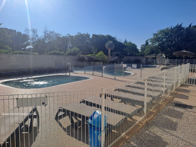 Zwembad, inclusief whirlpool, het enige buitenzwembad in de buurt van Nmes (20 KM). 25. 6. 2023.  ...