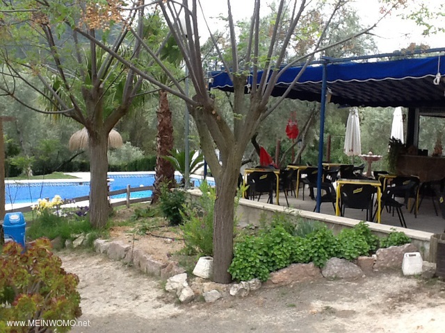 Restaurant und Bar auf dem Campingplatz La Isla