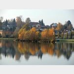 Herbststimmung am Erlauzwieseler See beim Kurpark Waldkirchen, Niederbayern