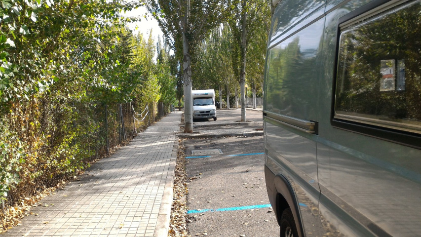  Parking space with space restrictions for mobile homes.