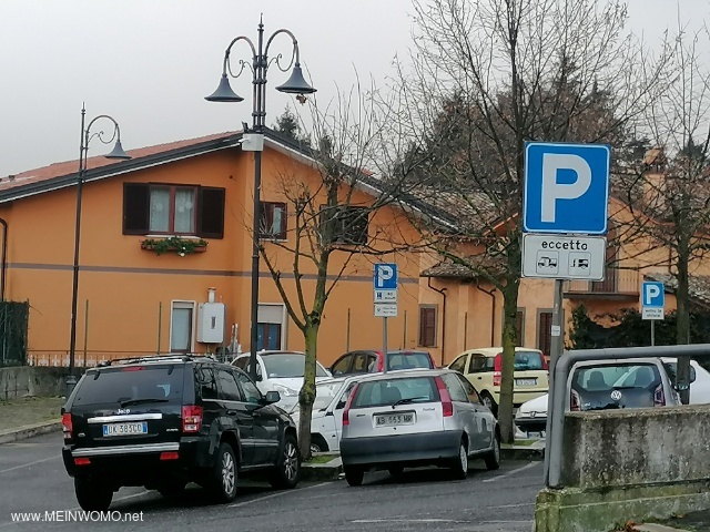 Parkplatzeinfahrt