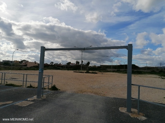  Parking avec restriction de hauteur  