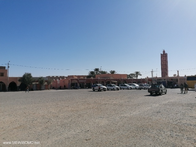 Plein tussen markt en moskee